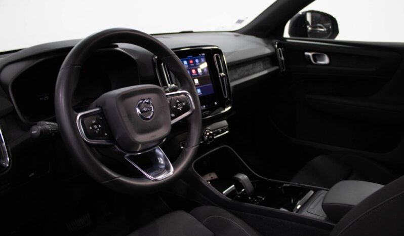 VOLVO XC40 Pure Electric 67 kWh RECHARGE CORE completo