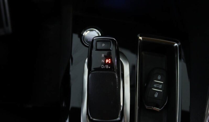 PEUGEOT 3008 1.6 HYBRID GT LINE E-EAT8 completo