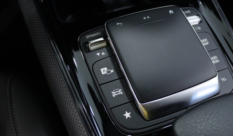 MERCEDES-BENZ Classe GLB 180 D STYLE completo