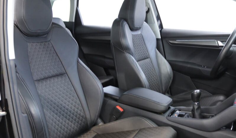 SKODA Karoq 1.0 TSI AMBITION completo