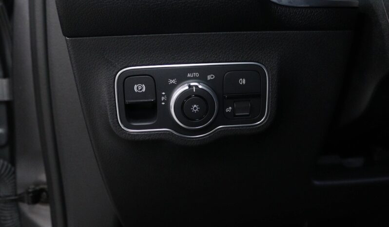 MERCEDES-BENZ Classe GLB 180 D STYLE completo