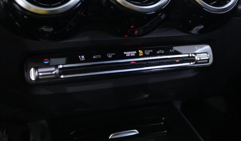 MERCEDES-BENZ Classe GLB 180 D STYLE completo