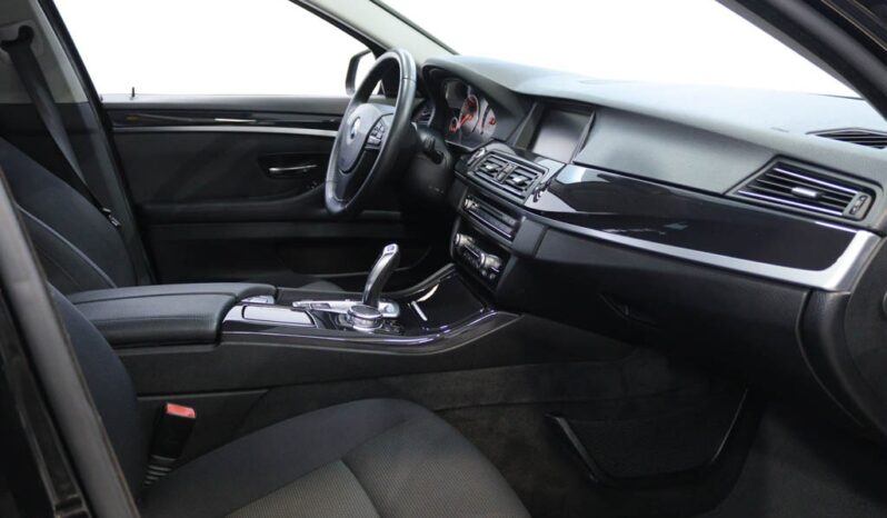 BMW Serie Touring LCI 520 D AUTO completo