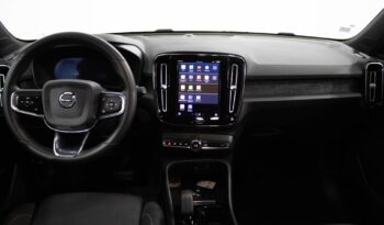 VOLVO XC40 Pure Electric 67 kWh RECHARGE CORE completo