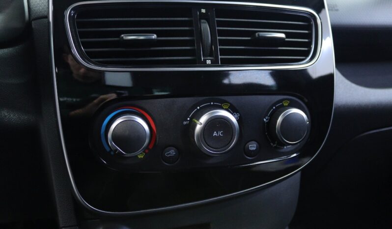 RENAULT Clio IV Fase II 1.5 DCI LIMITED EDITION completo