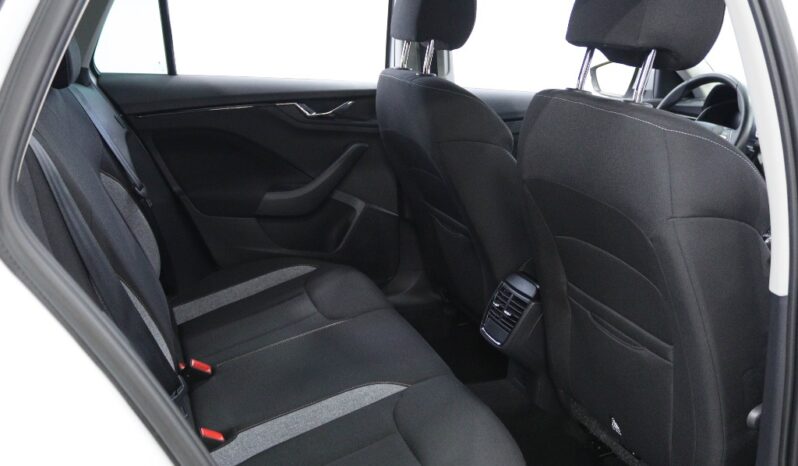 SKODA Kamiq 1.0 TSI DSG completo