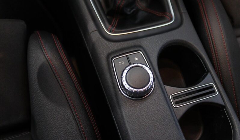 MERCEDES-BENZ Classe CLA Sho.Brake 180 D AMG LINE completo