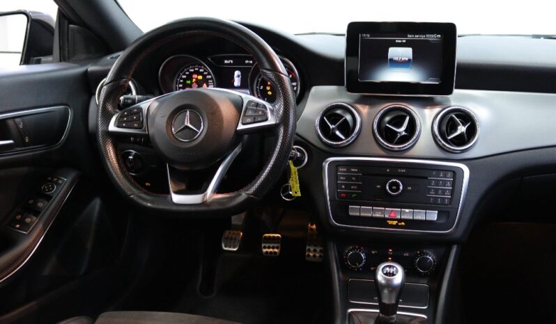 MERCEDES-BENZ Classe CLA Sho.Brake 180 D AMG LINE completo