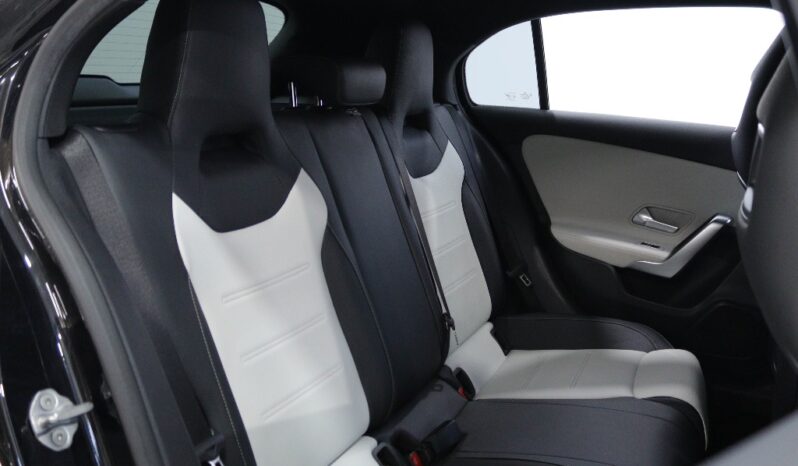 MERCEDES-BENZ Classe A 180 D AMG LINE AUT. completo