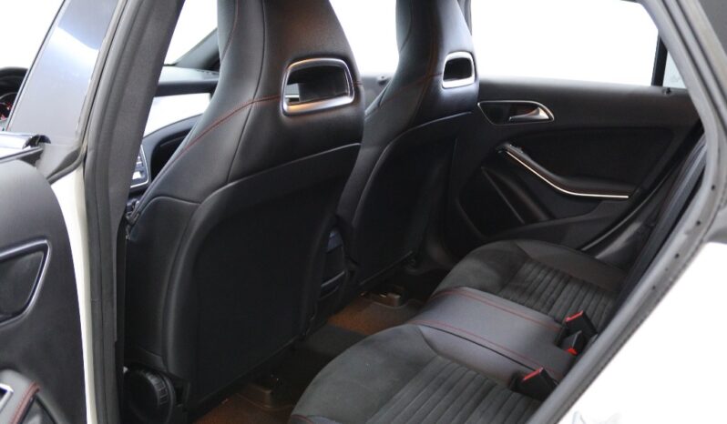 MERCEDES-BENZ Classe CLA Sho.Brake 180 D AMG LINE completo