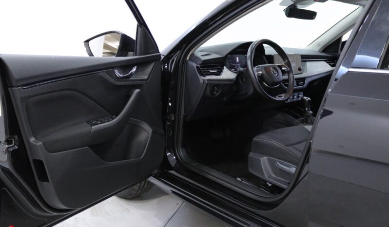 SKODA Kamiq 1.0 TSI DSG completo