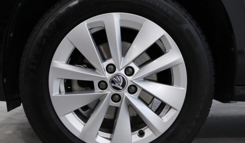 SKODA Kamiq 1.0 TSI DSG completo