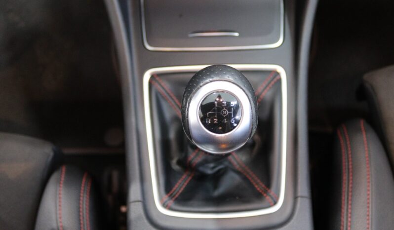 MERCEDES-BENZ Classe CLA Sho.Brake 180 D AMG LINE completo