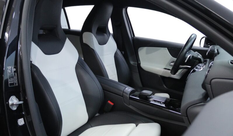 MERCEDES-BENZ Classe A 180 D AMG LINE AUT. completo