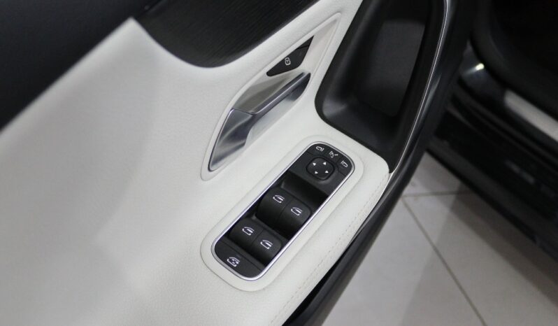 MERCEDES-BENZ Classe A 180 D AMG LINE AUT. completo