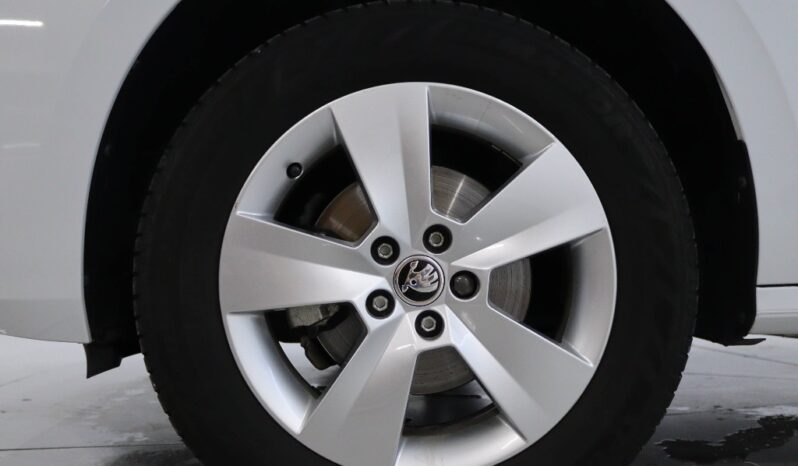 SKODA Kamiq 1.0 TSI DSG completo