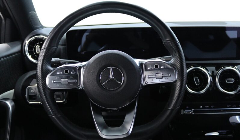 MERCEDES-BENZ Classe A 180 D AMG LINE AUT. completo
