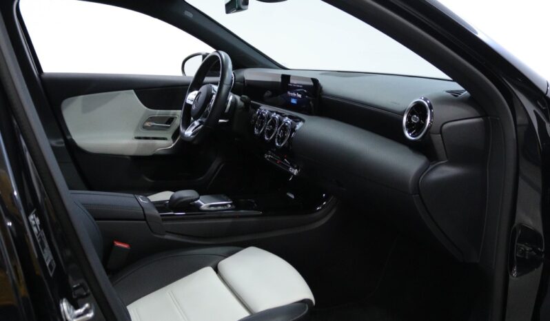 MERCEDES-BENZ Classe A 180 D AMG LINE AUT. completo