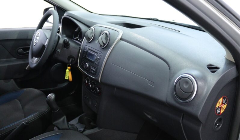 DACIA Sandero 0.9 TCE SL 10 ANOS completo
