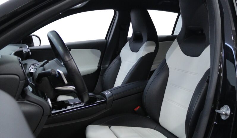 MERCEDES-BENZ Classe A 180 D AMG LINE AUT. completo