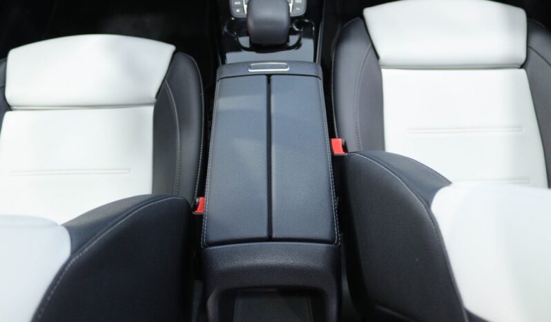 MERCEDES-BENZ Classe A 180 D AMG LINE AUT. completo