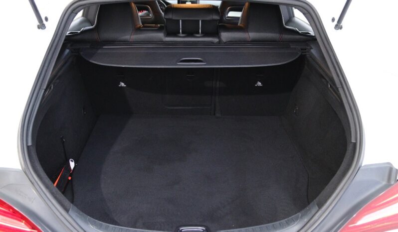 MERCEDES-BENZ Classe CLA Sho.Brake 180 D AMG LINE completo